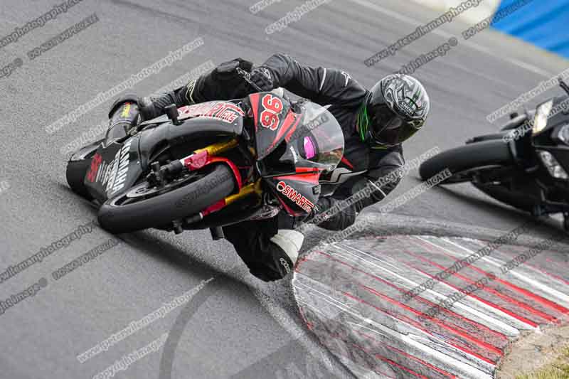 donington no limits trackday;donington park photographs;donington trackday photographs;no limits trackdays;peter wileman photography;trackday digital images;trackday photos